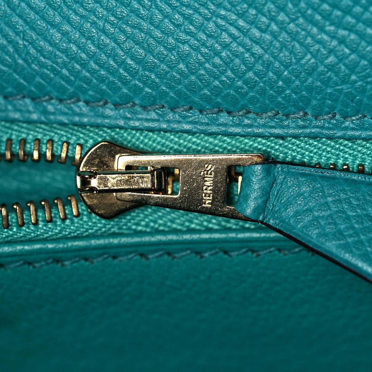 Epsom Kelly Sellier 25 Bleu Paon