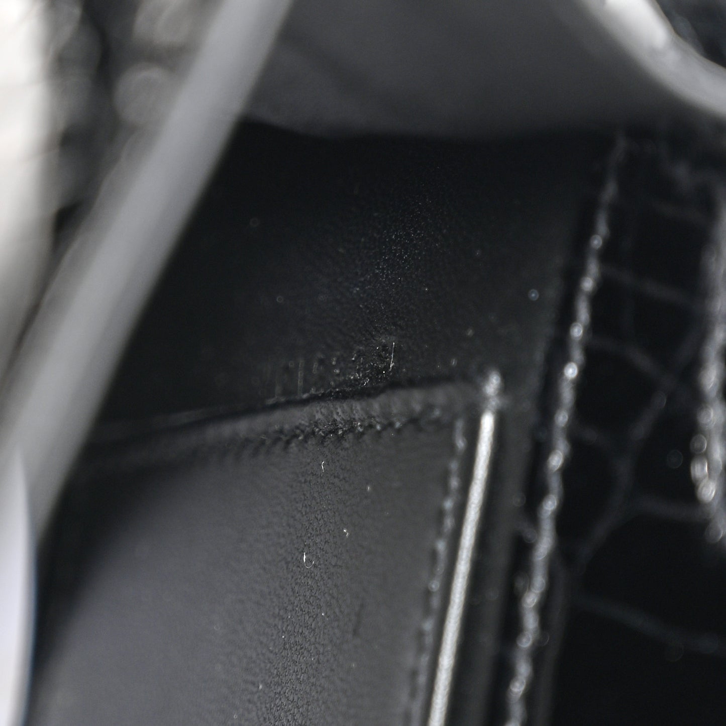 Shiny Alligator Kelly Pochette Black