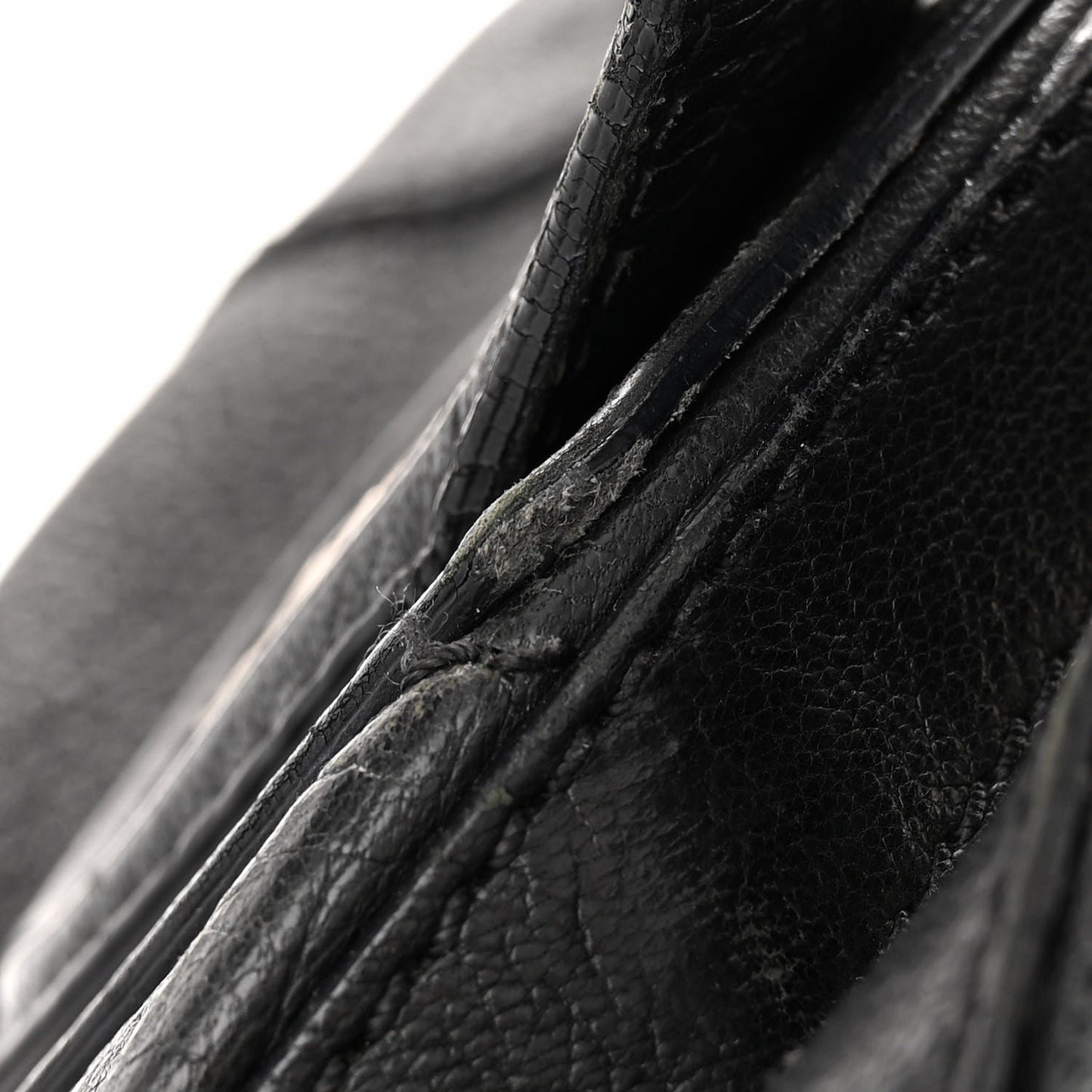 Waxy Grained Calfskin Medium Nightingale Black