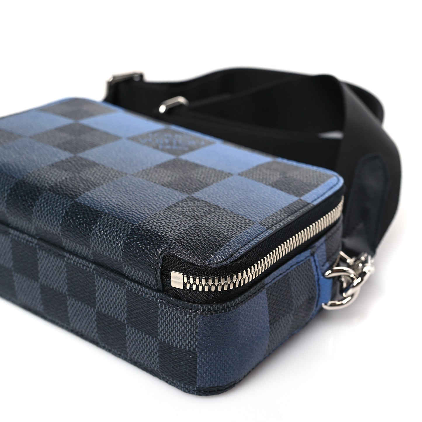Giant Damier Graphite Alpha Wearable Wallet Navy