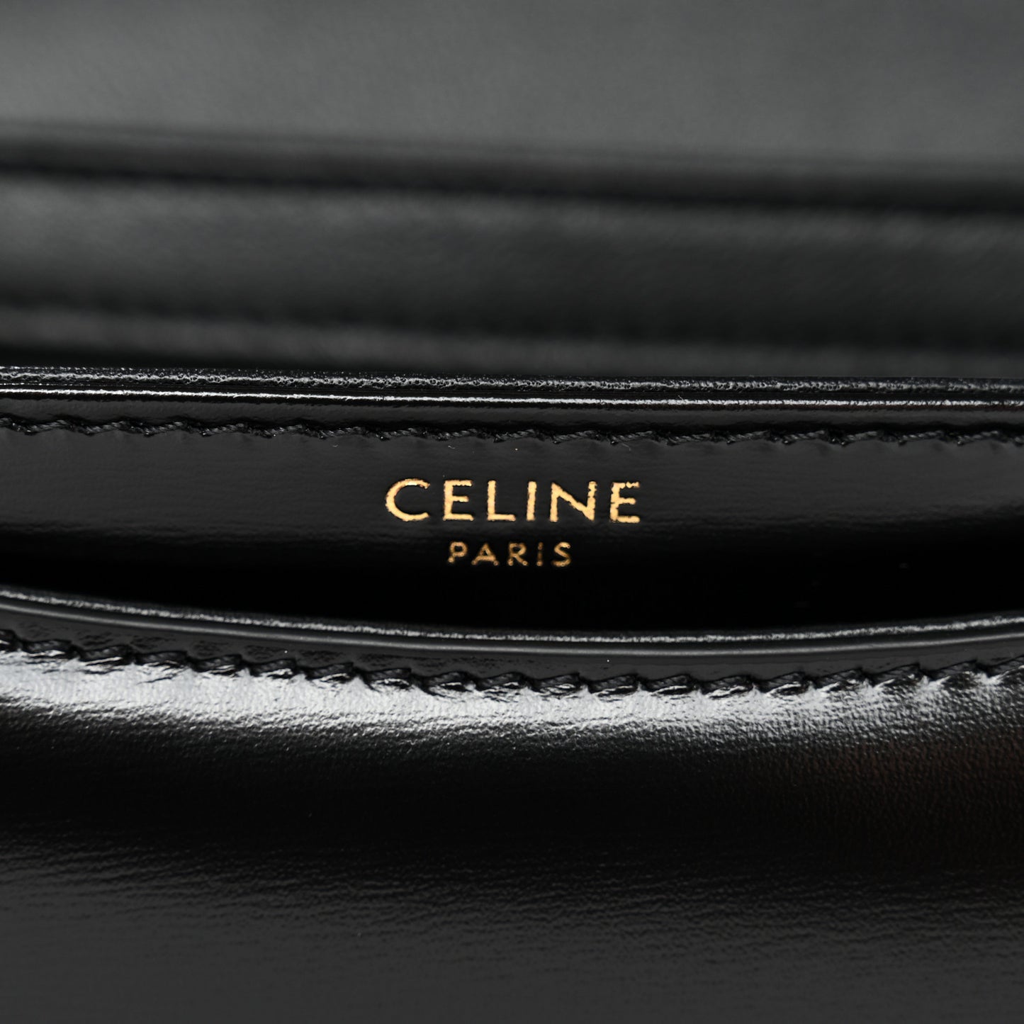 Shiny Calfskin Besace Clea Triomphe Black