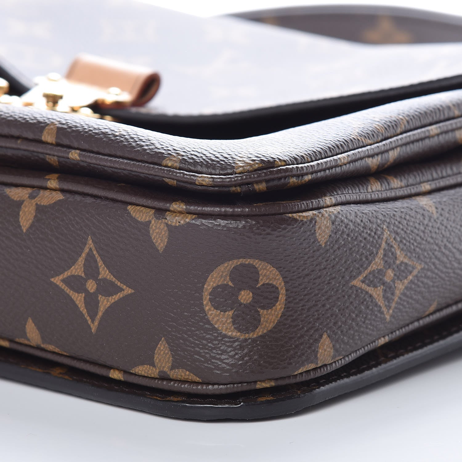 Louis Vuitton Monogram Pochette Metis 9 of 9