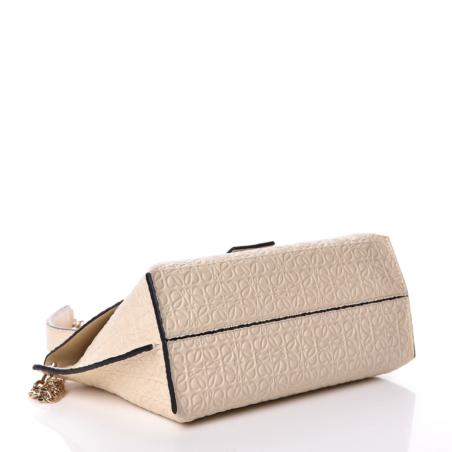 Loewe Goatskin Embossed Avenue Shoulder Bag Ivory 4 of 8