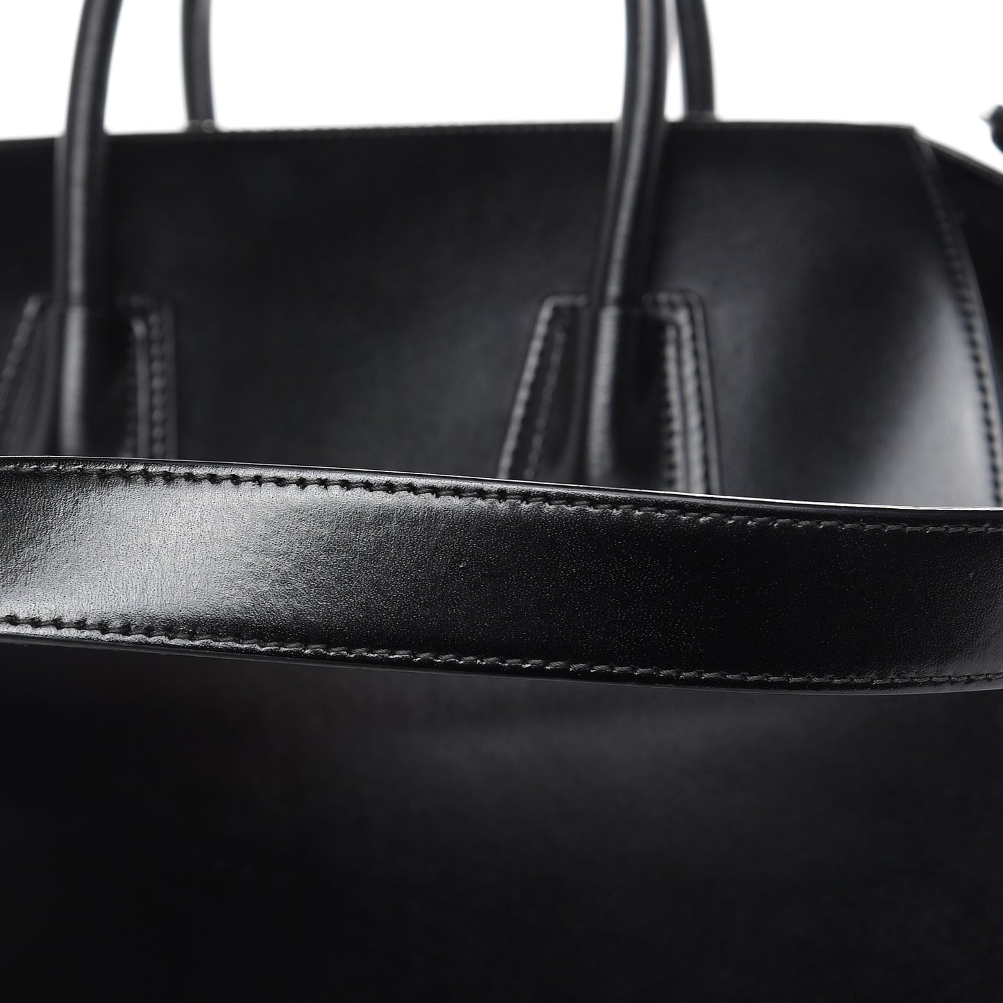 Shiny Lord Calfskin Medium Antigona Black
