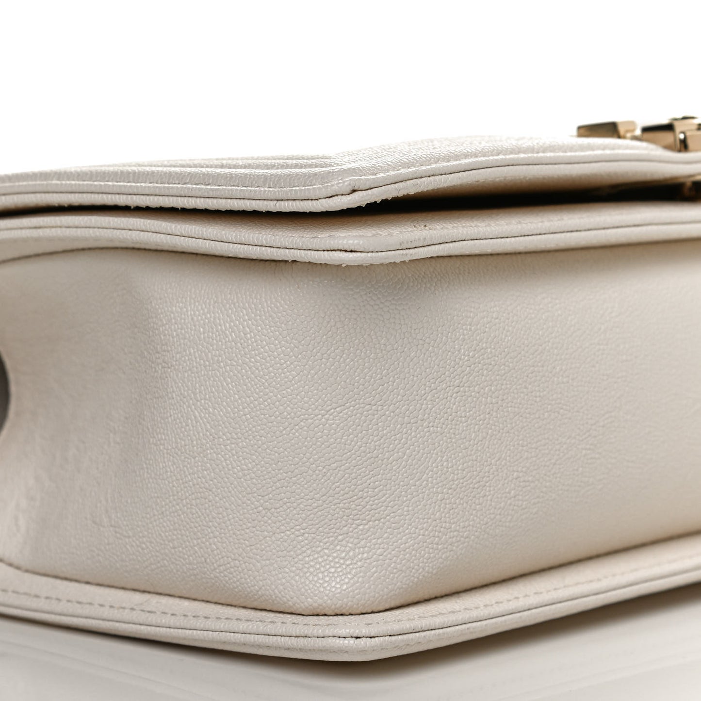 Caviar Quilted Medium Boy Flap White