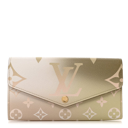 Louis Vuitton LOUIS VUITTON Monogram Giant Spring In The City Sarah Wallet NM Sunset Kaki 1 of 6