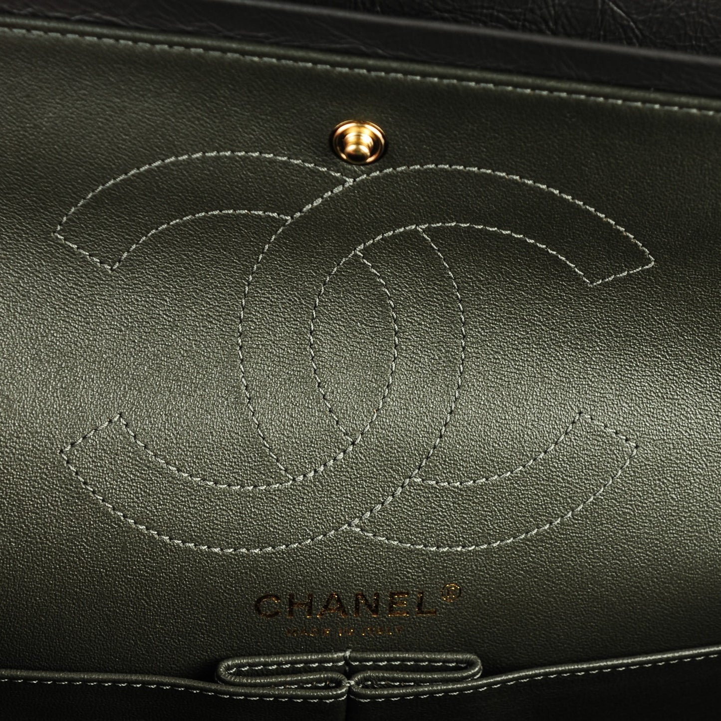 Aged Calfskin Chevron 2.55 Reissue 226 Dark Grey