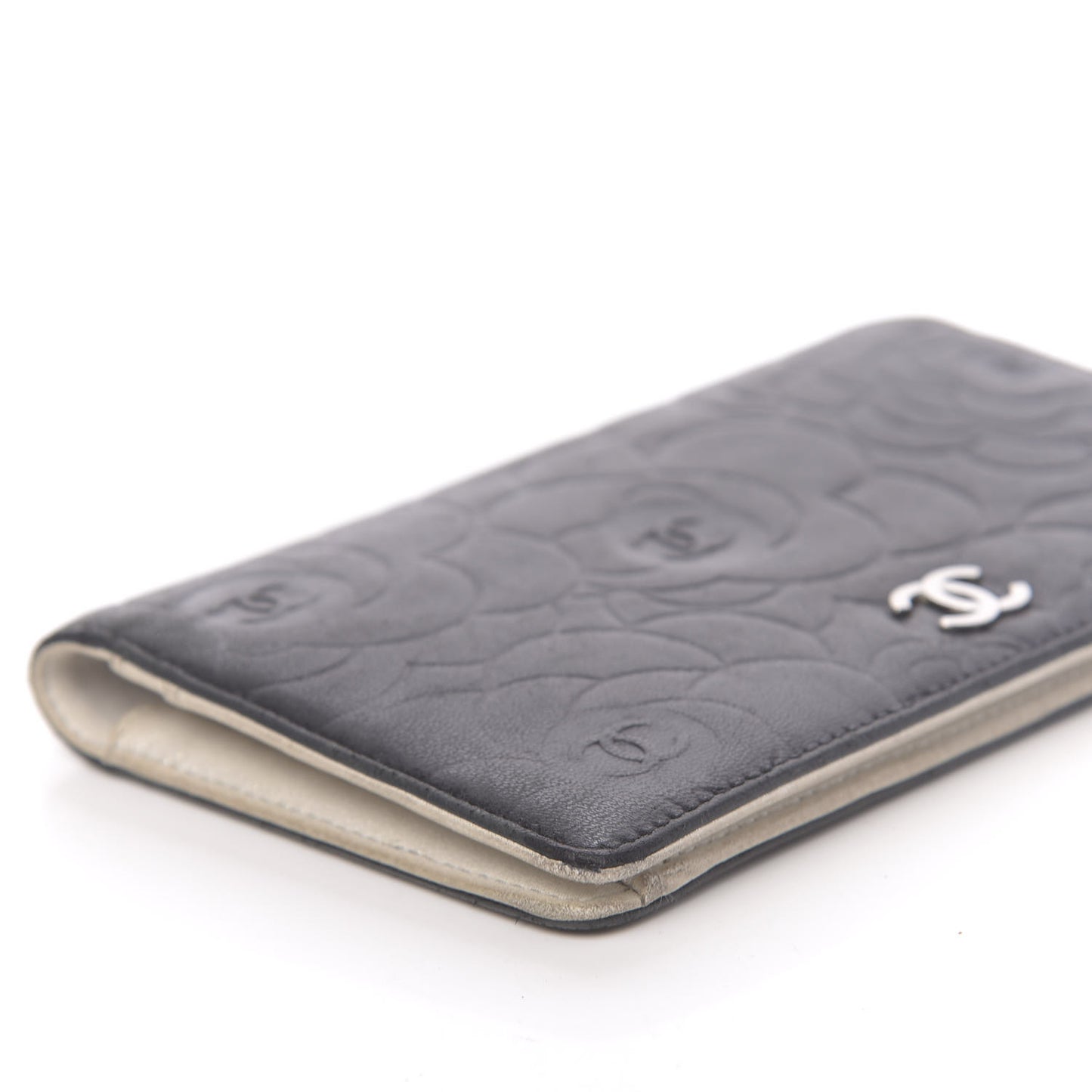 Lambskin Camellia Embossed Yen Wallet Black