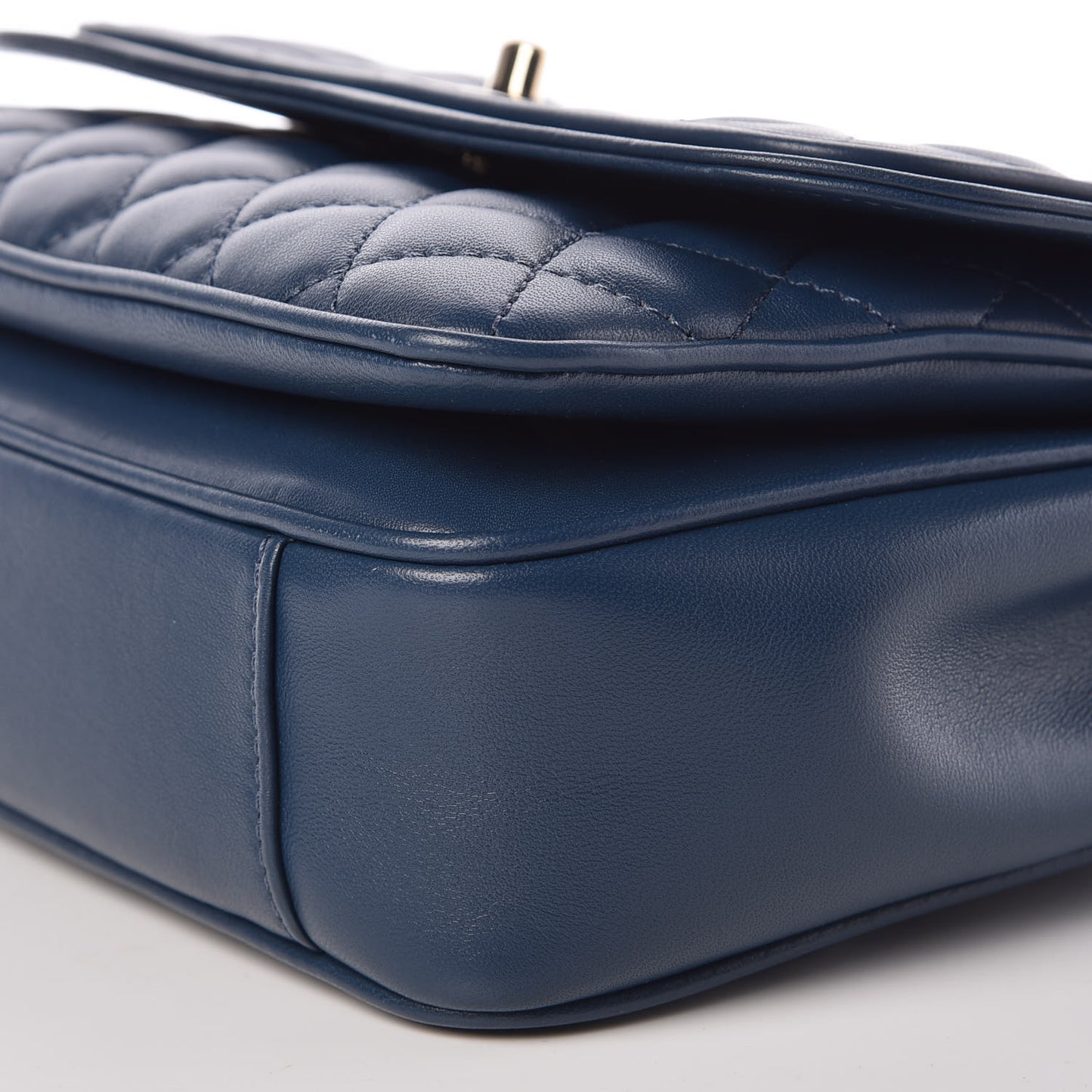 Lambskin Quilted Medium Lovely Day Flap Blue