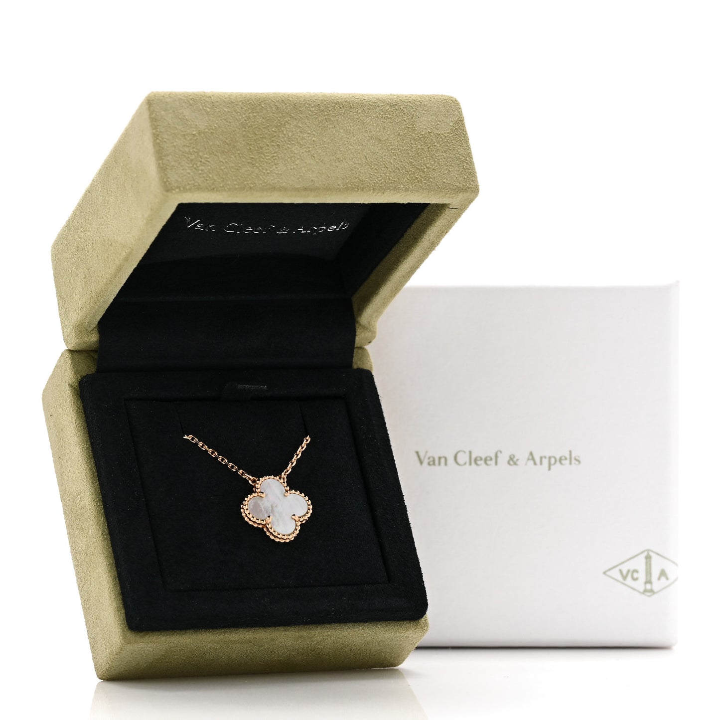 18K Yellow Gold Mother of Pearl Vintage Alhambra Pendant Necklace