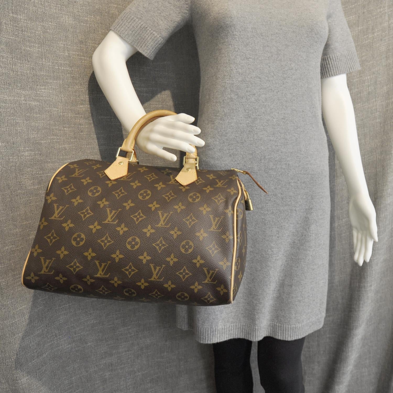 Louis Vuitton Monogram Speedy 30 3 of 9