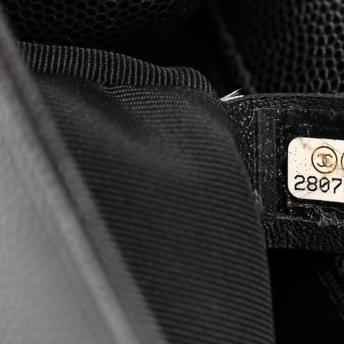 Caviar Quilted Medium Boy Flap Black