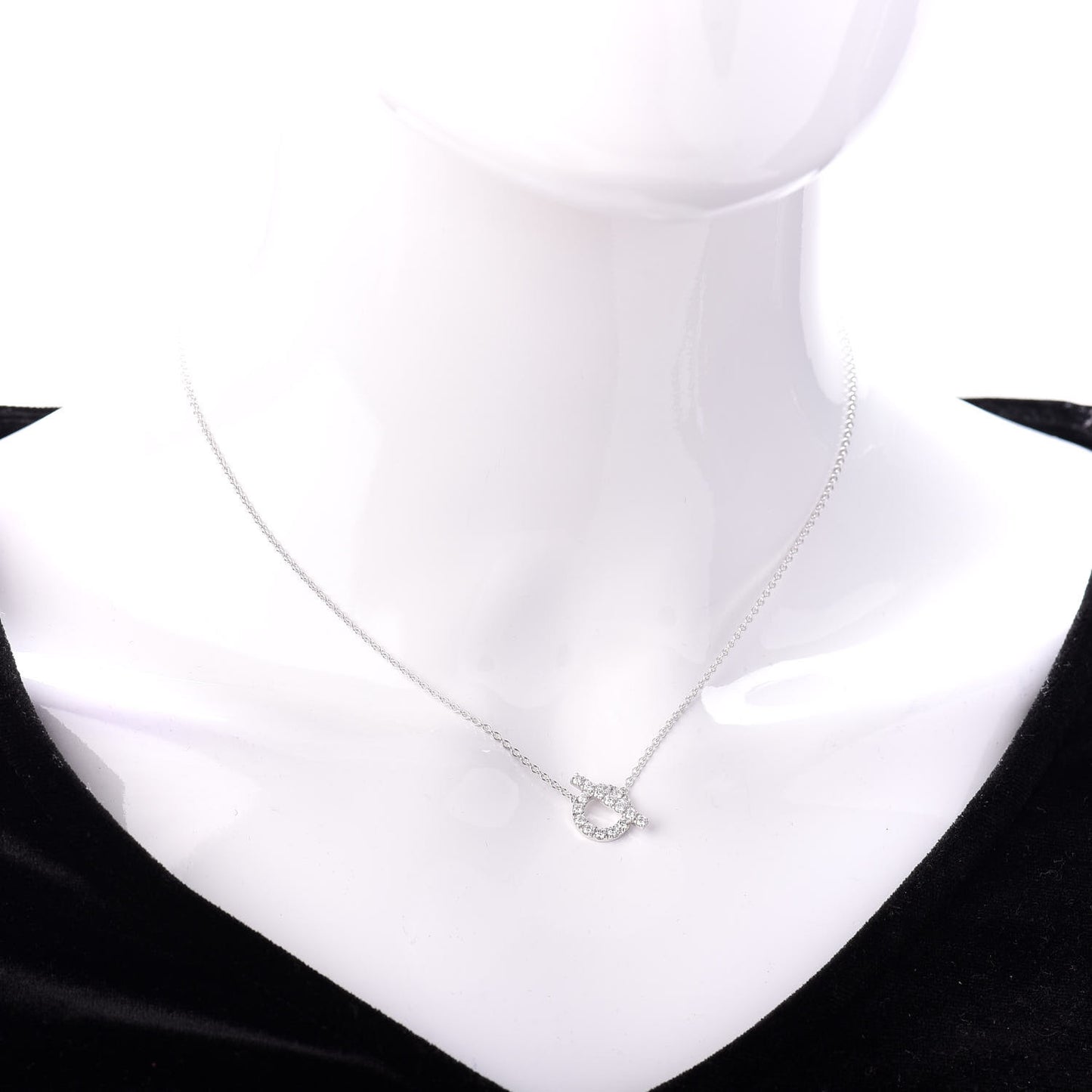 18K White Gold Diamond Finesse Pendant Necklace