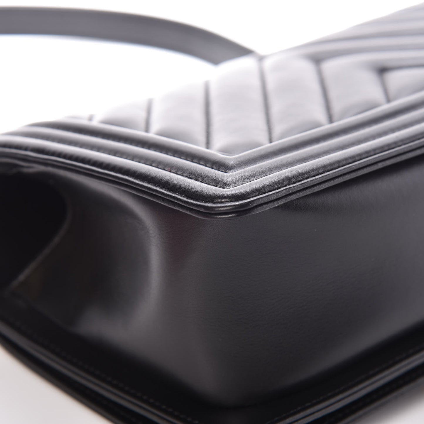 Lambskin Chevron Medium Boy Flap Black