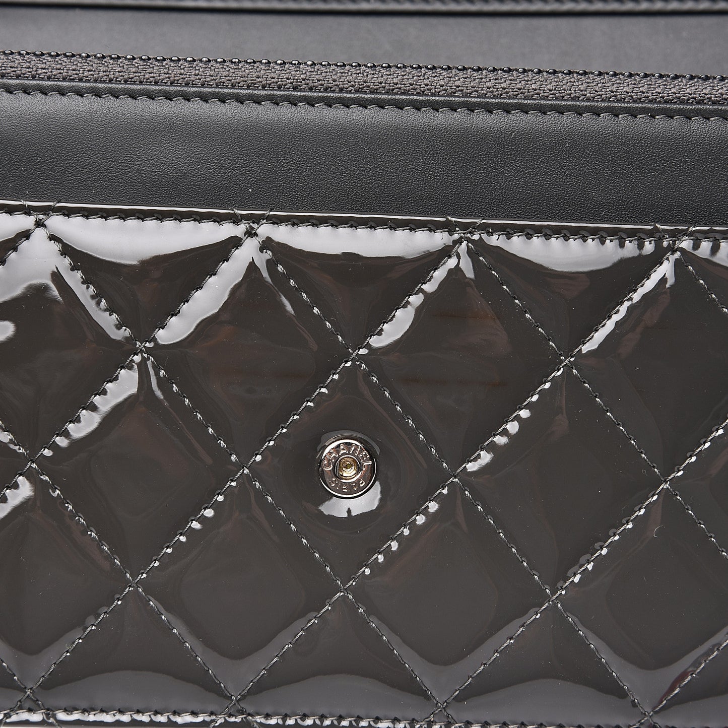 Patent Quilted Wallet On Chain WOC Black