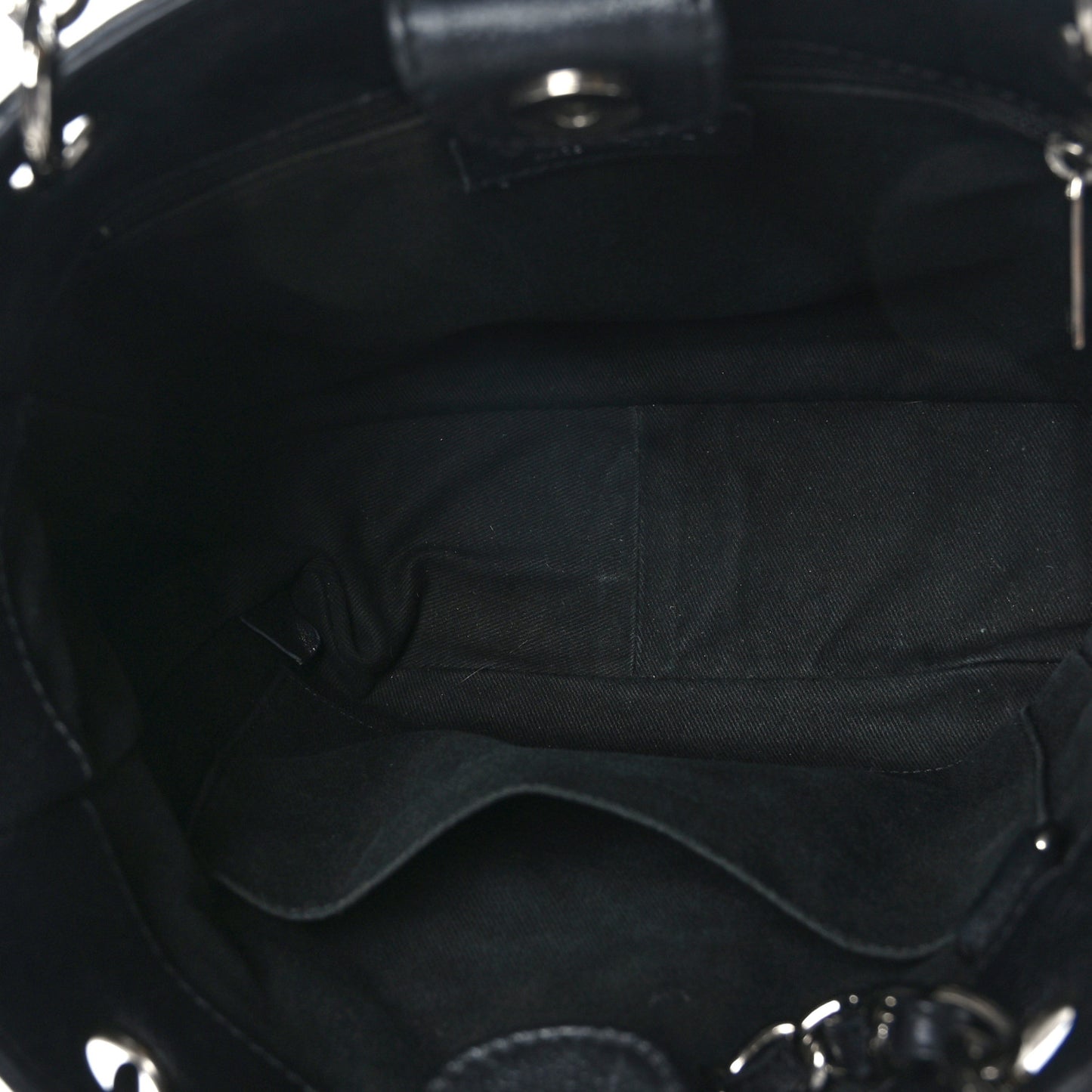 Caviar Quilted Petit Shopping Tote PST Black
