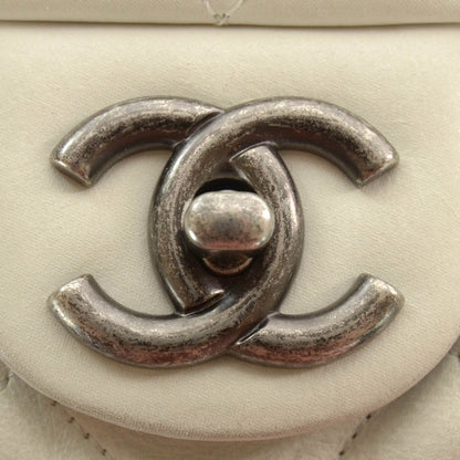 Chanel Iridescent Calfskin Chic Quilt Flap White 5 of 11