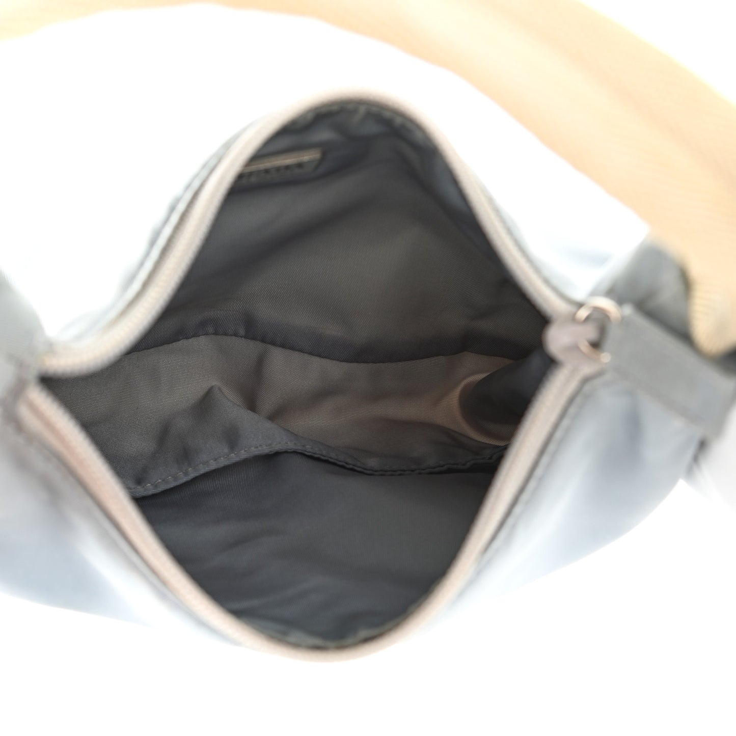 Tessuto Nylon Sport Shoulder Bag Pervinca