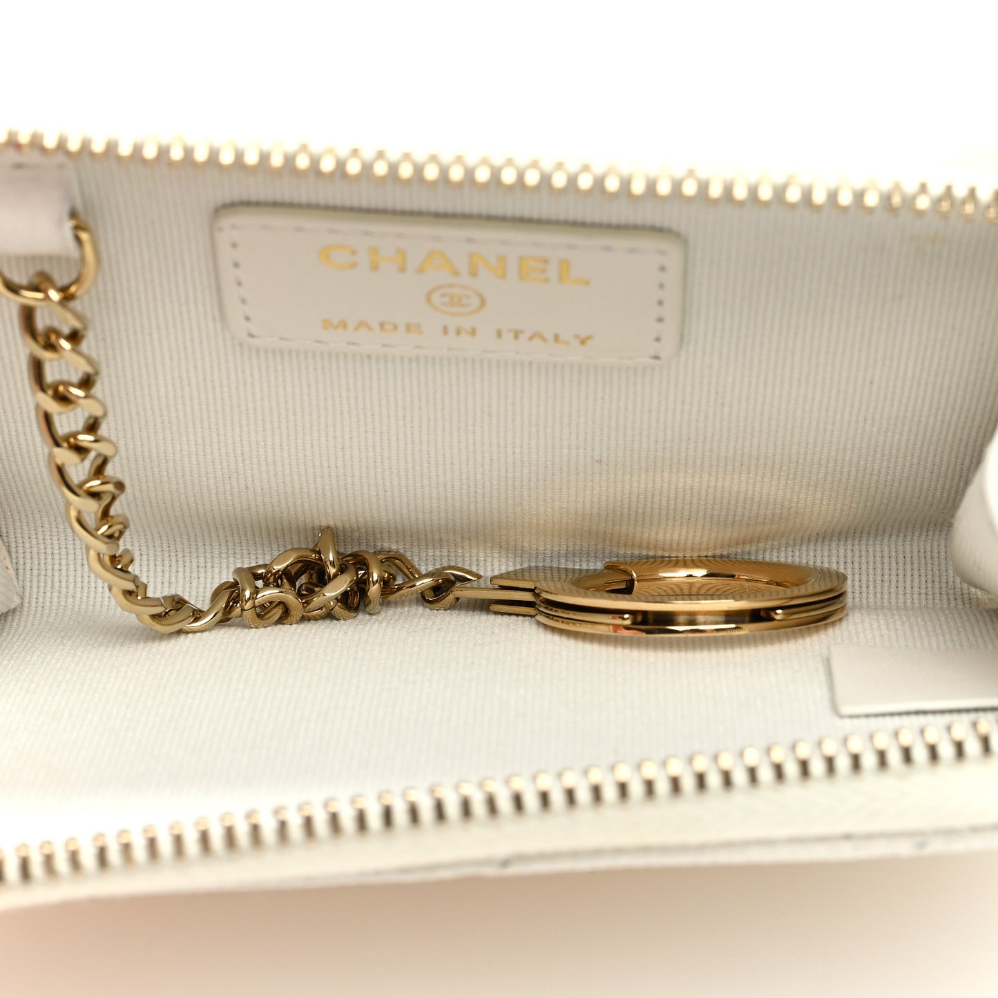 Caviar Quilted Zipped Key Holder Case White