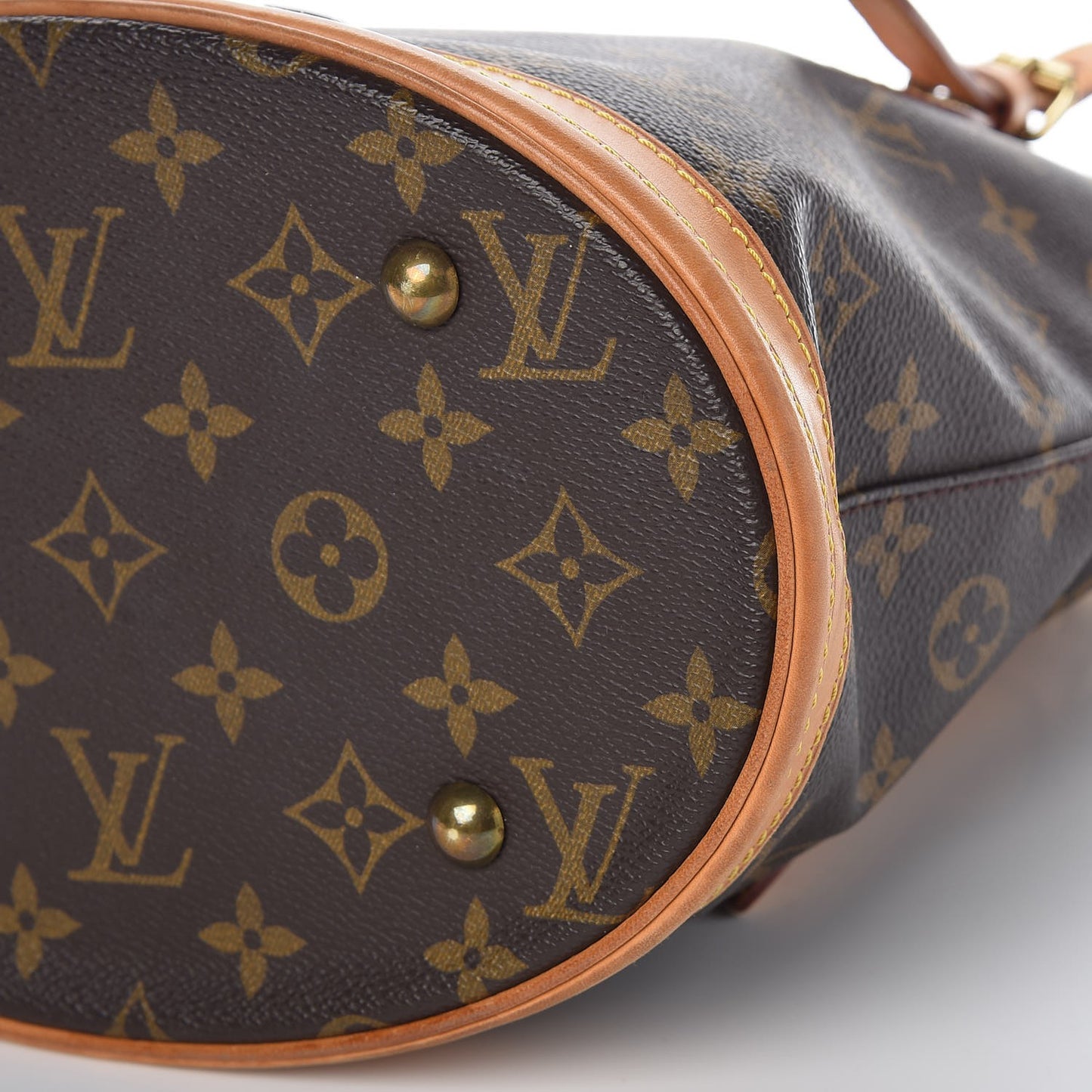 Monogram Petit Bucket 23