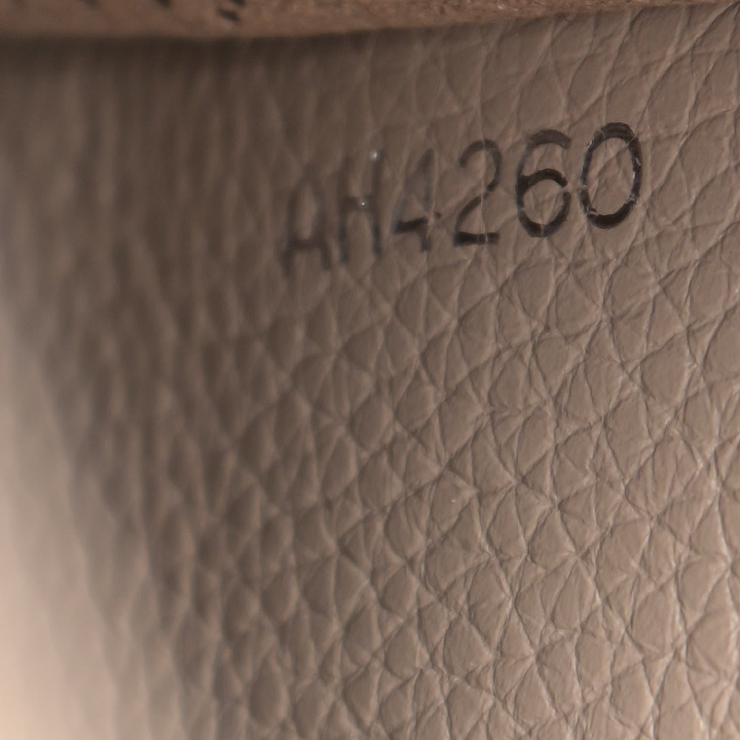 Louis Vuitton Mahina Muria Galet 7 of 9