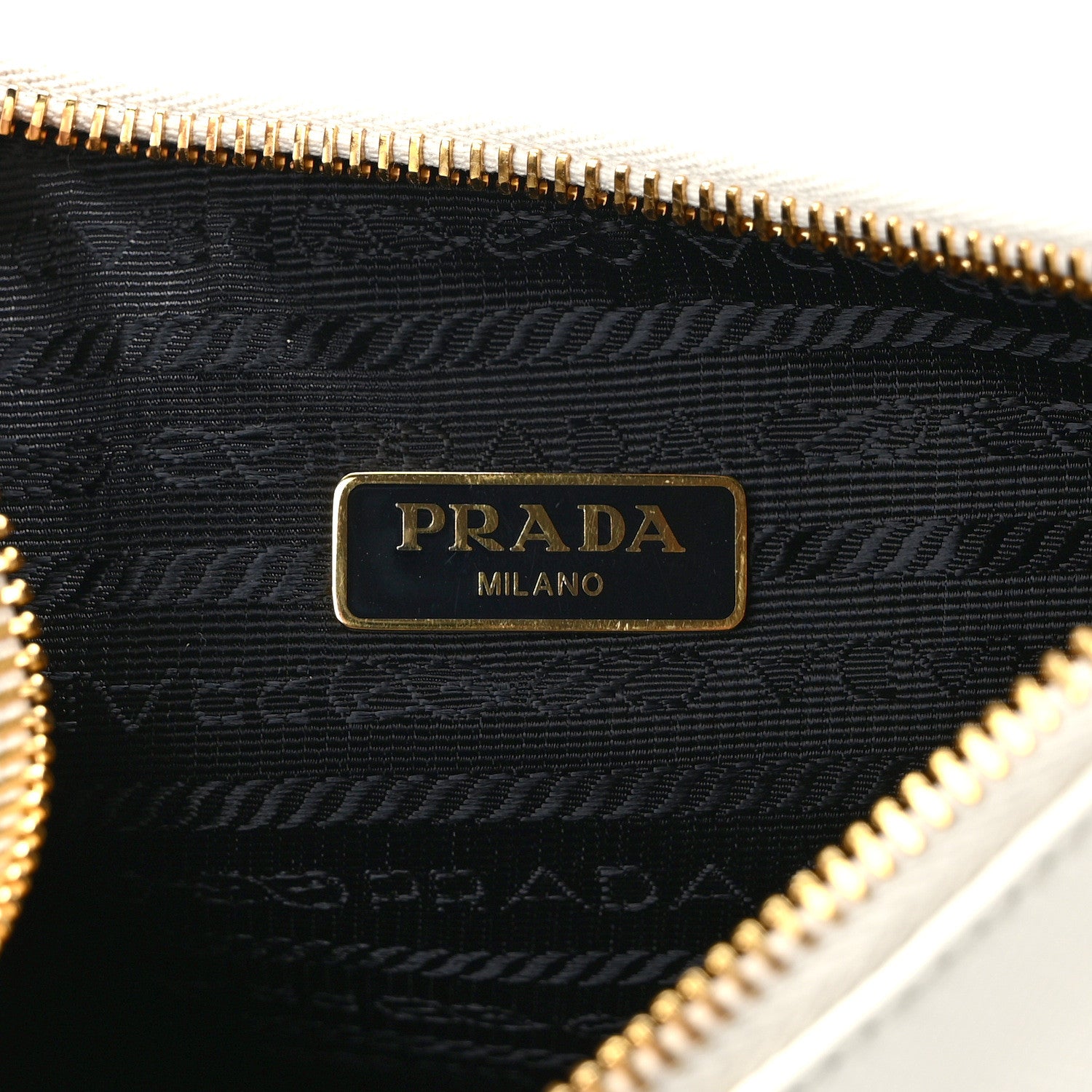 Prada Saffiano Re-Edition 2005 Shoulder Bag White 6 of 13