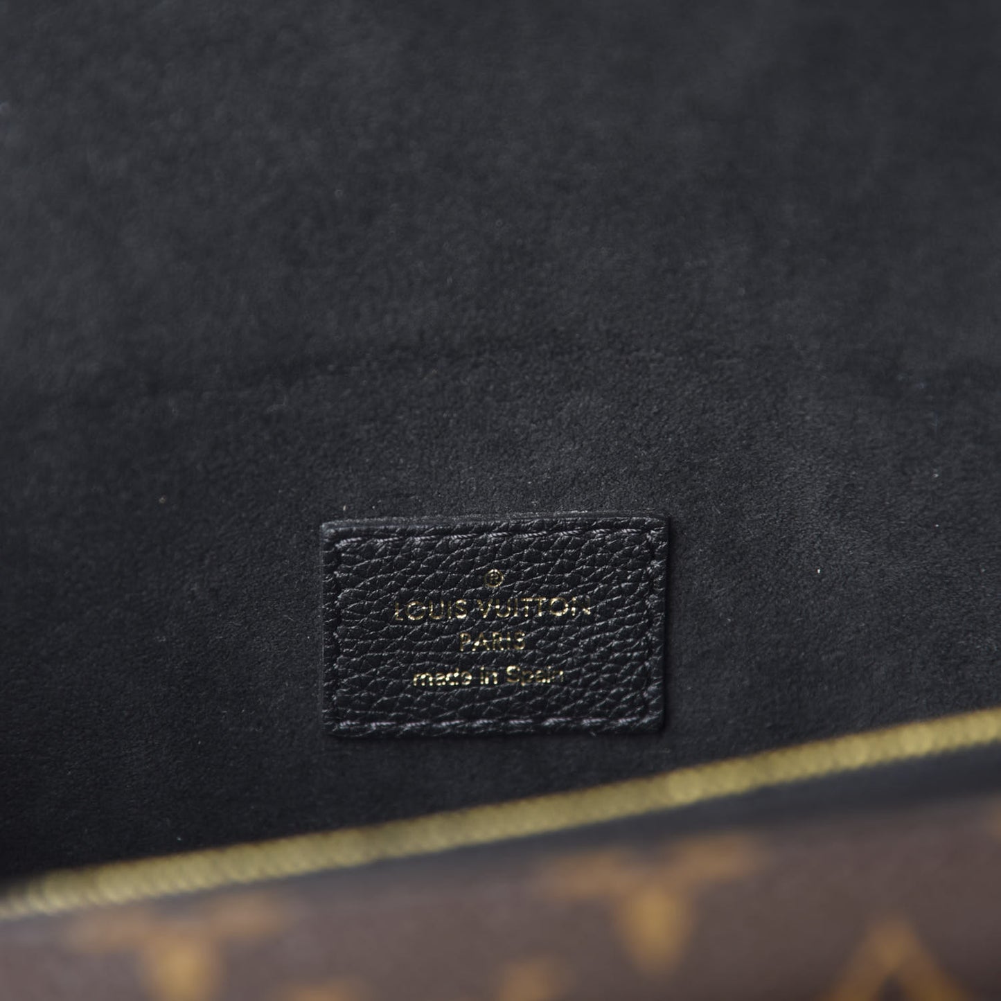 Monogram Victoire Black