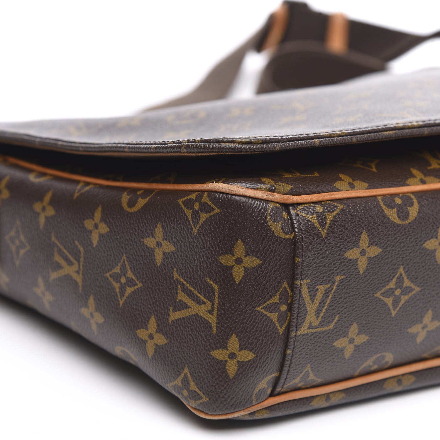 Louis Vuitton Monogram Bastille Messenger 7 of 11