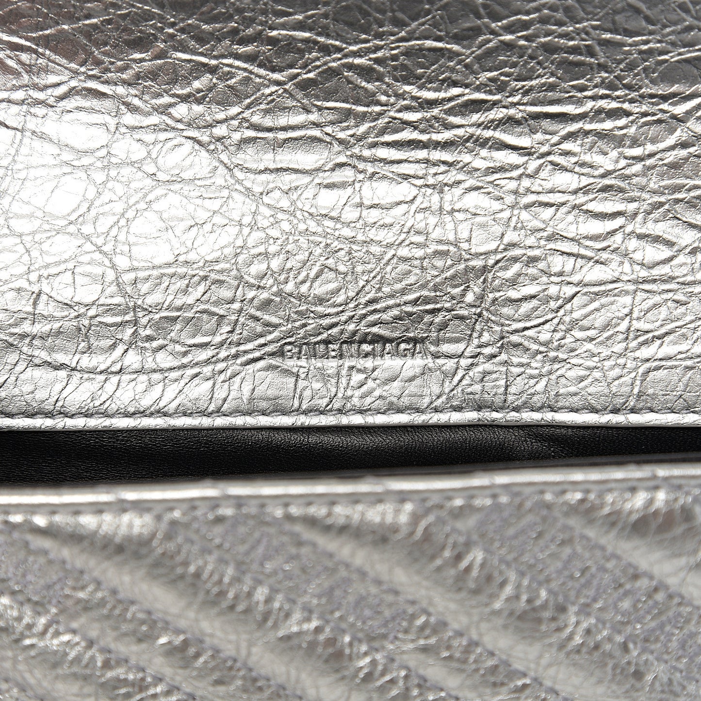 Metallic Arena Calfskin Logo Matelasse BB Chain Wallet Argent