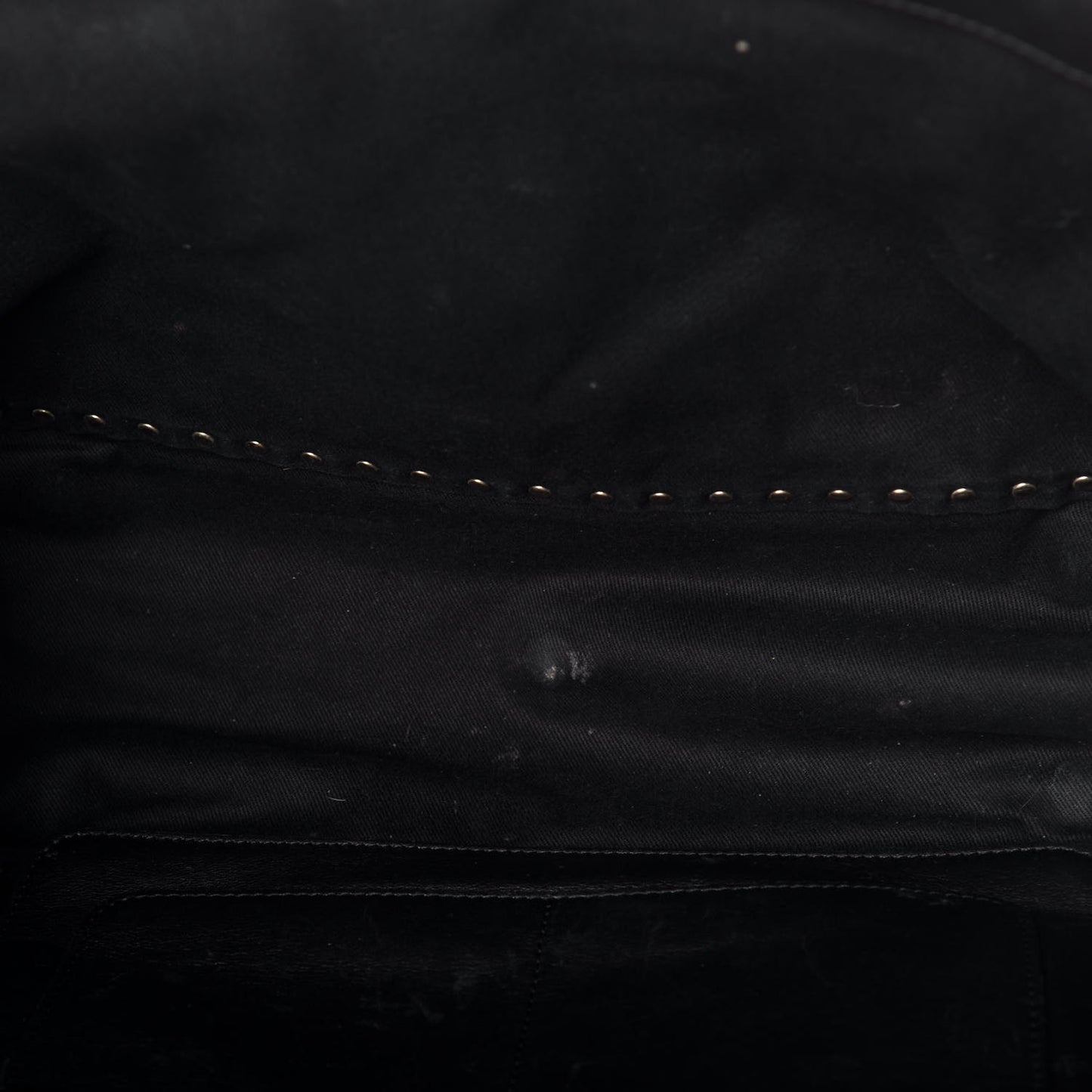 Vitello Medium Rockstud Tote Black