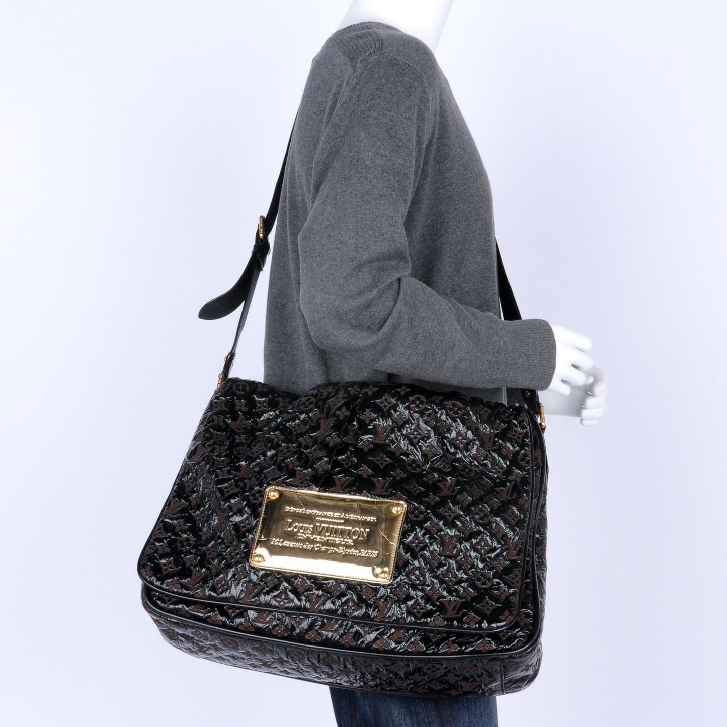 Vinyl Monogram Squishy Inventeur Messenger Bag Black