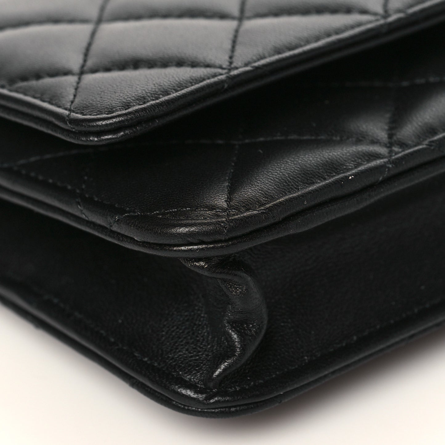Lambskin Quilted Wallet On Chain WOC Black