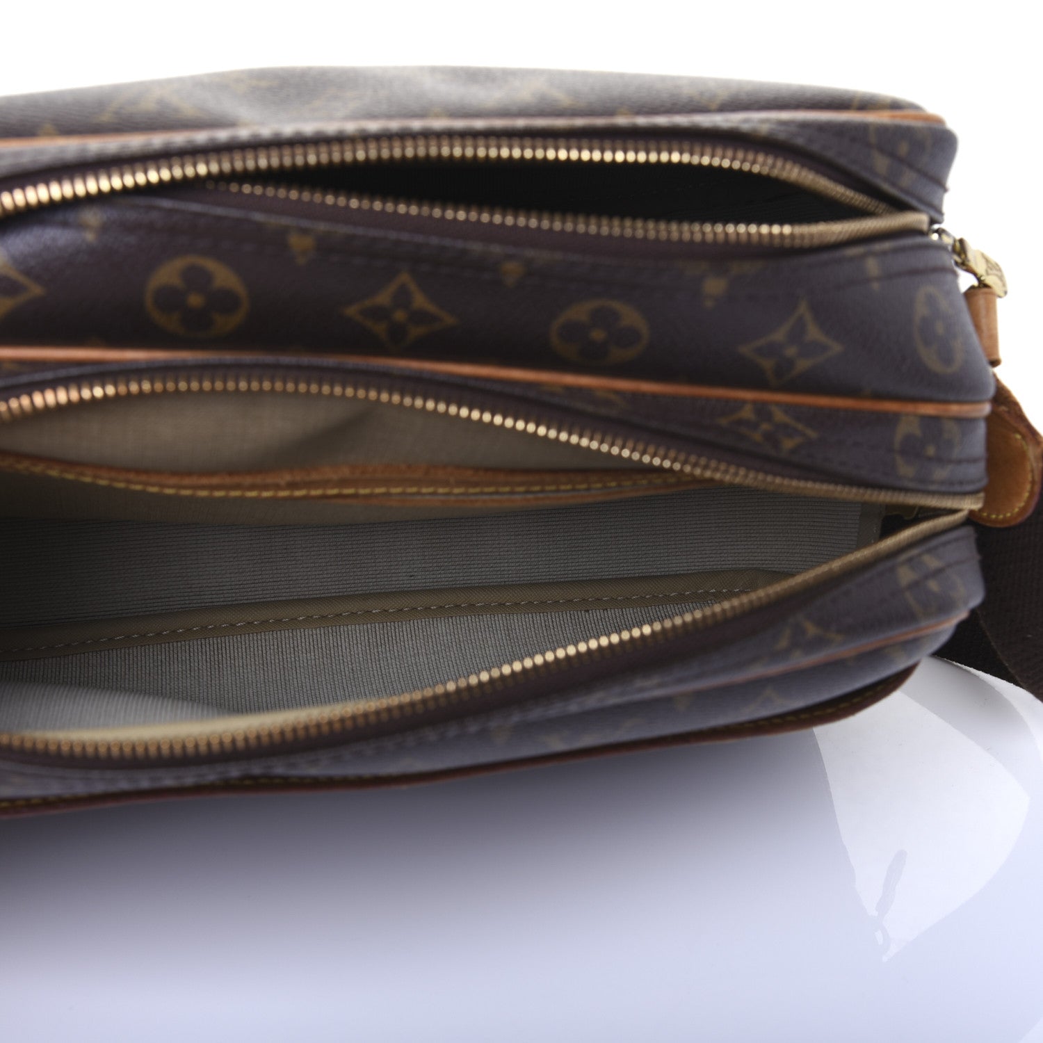 Louis Vuitton Monogram Reporter PM 10 of 21