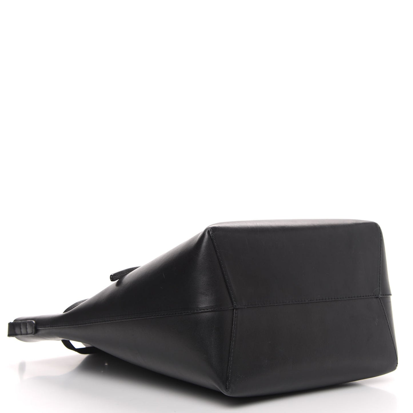 Vegetable Tanned Calfskin Bucket Bag Black Flamma