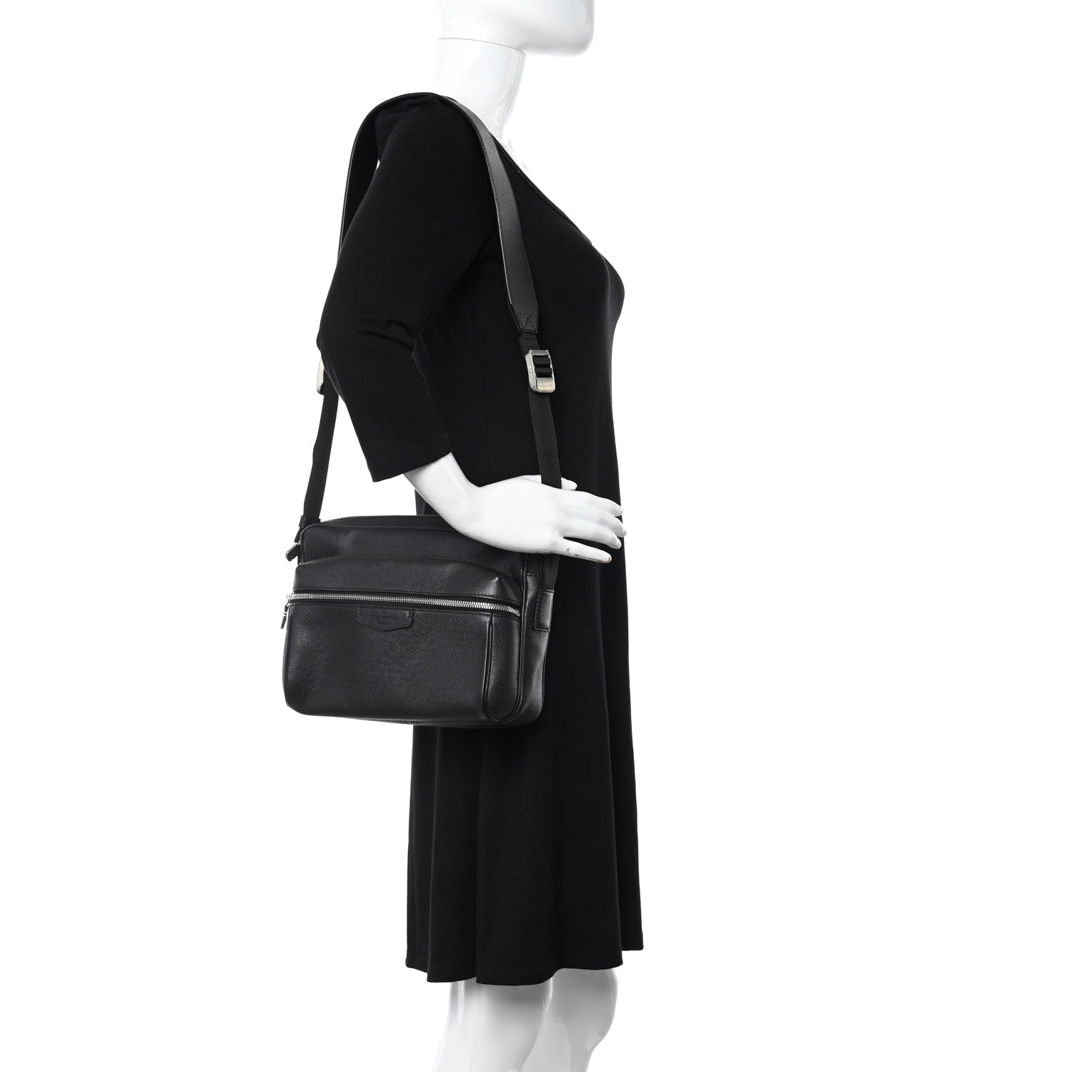 Louis Vuitton Taiga Outdoor Messenger PM Black 3 of 10