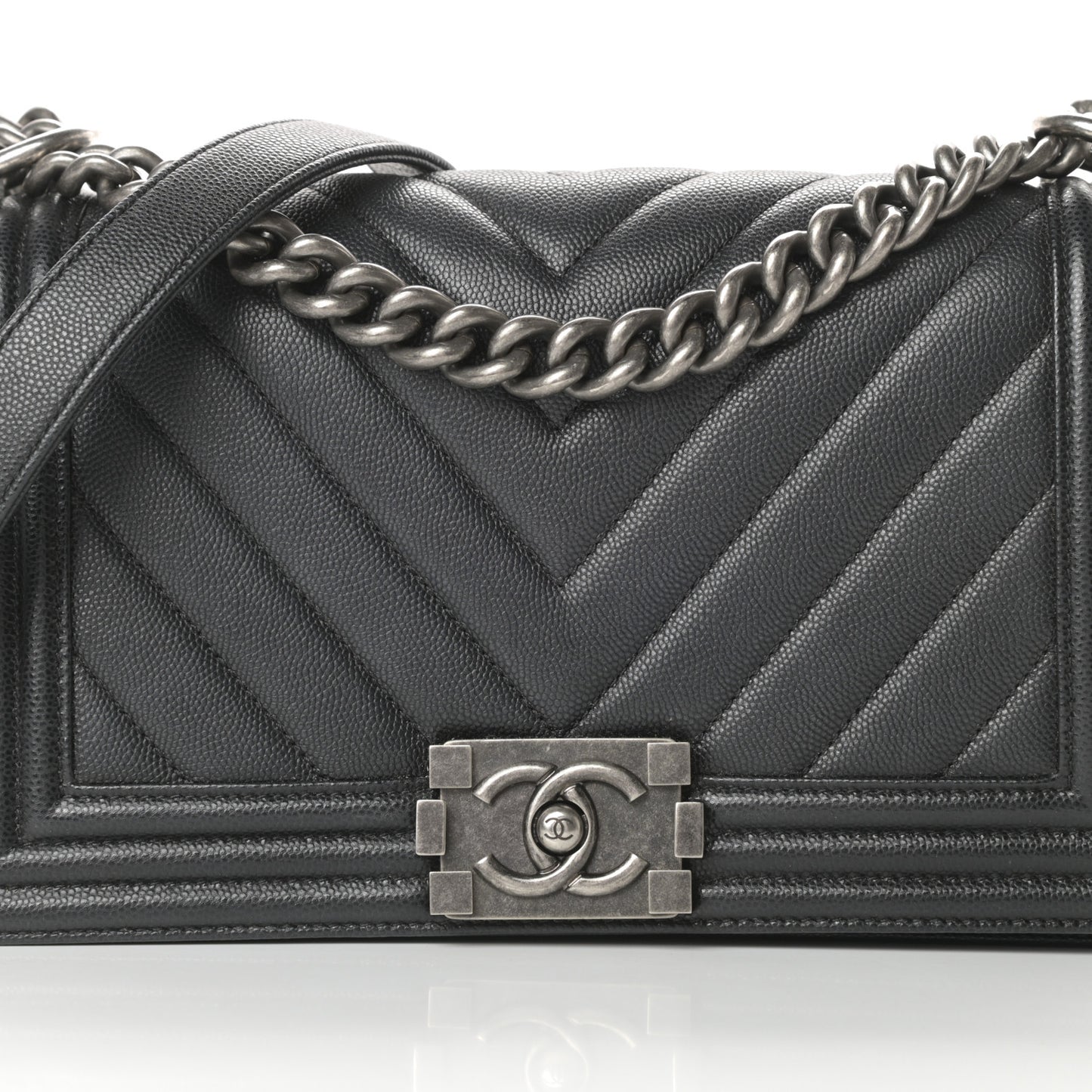 Caviar Chevron Quilted Medium Boy Flap Black