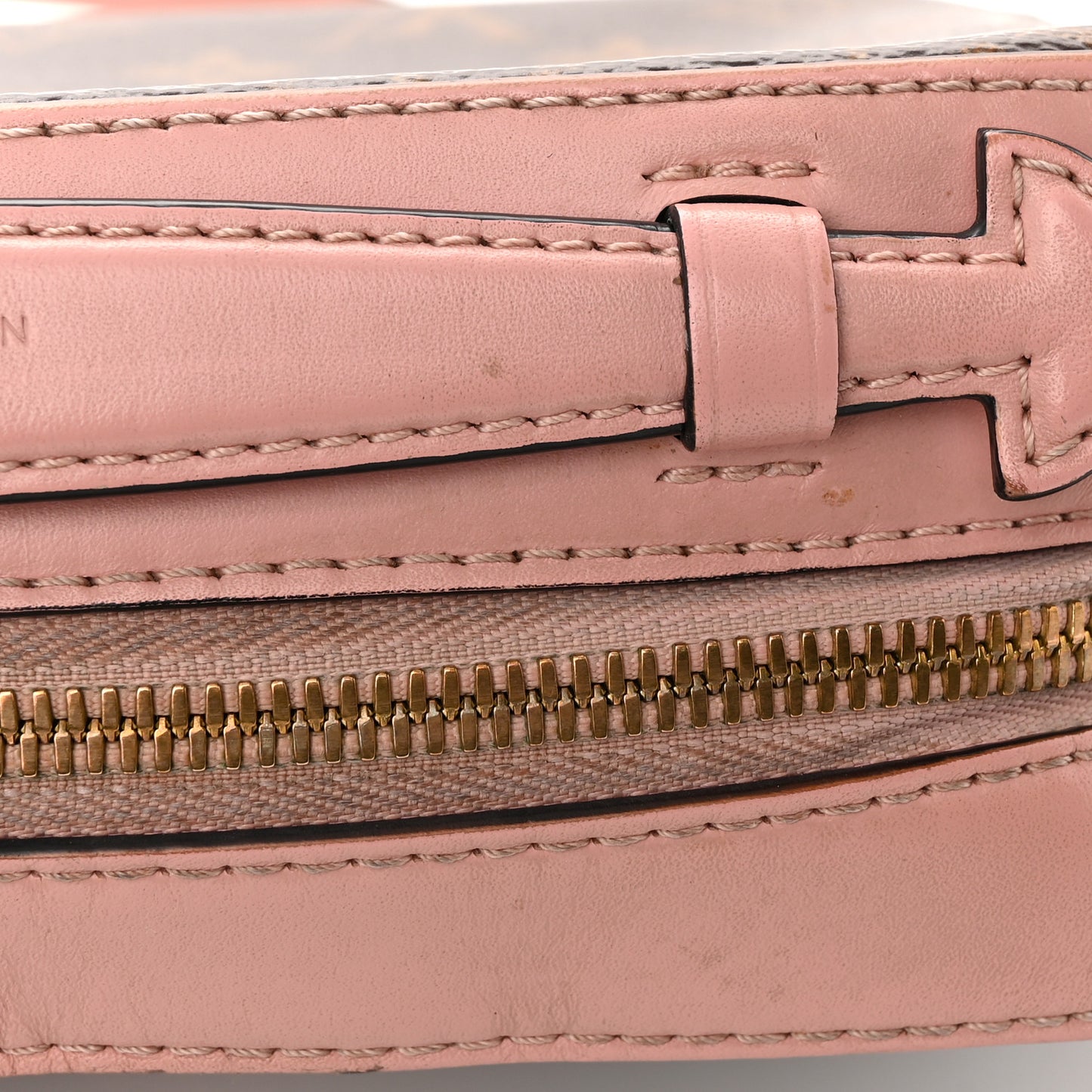 Monogram Saintonge Rose Poudre