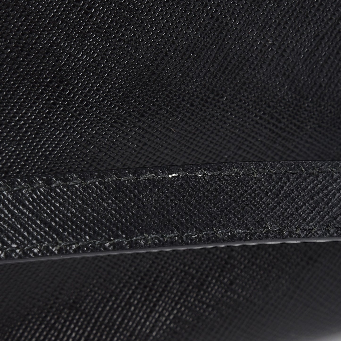 Saffiano Medium Galleria Double Zip Tote Black