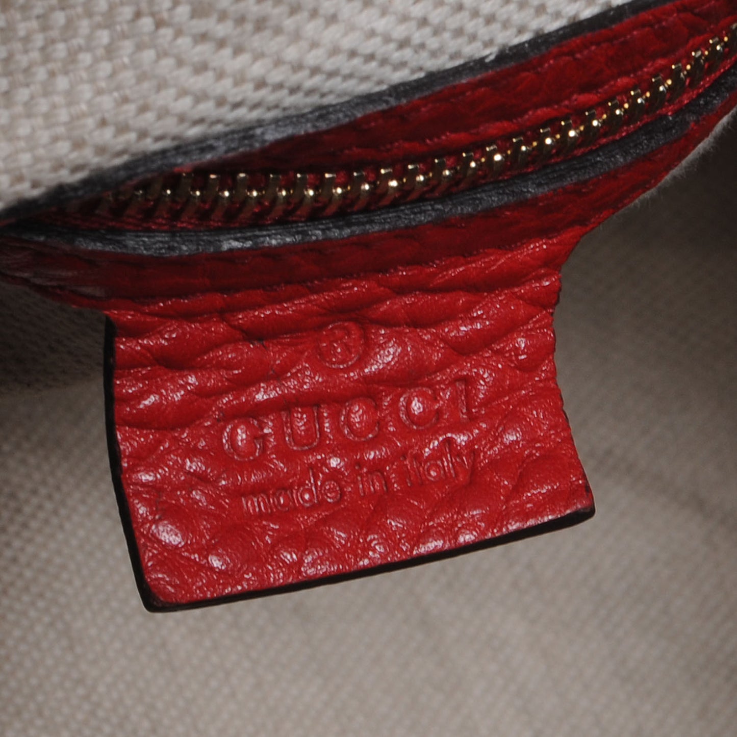 Pebbled Calfskin Medium Soho Boston Red