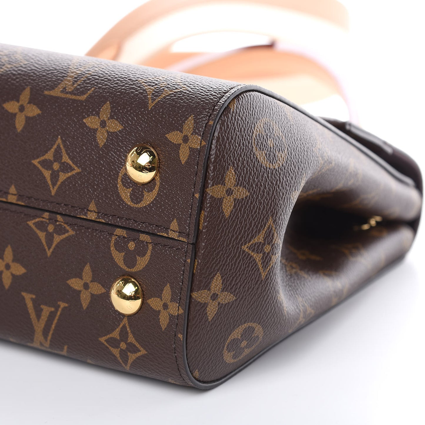Monogram Cluny MM Papyrus Creme