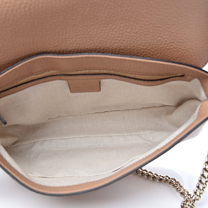 Gucci Pebbled Calfskin Medium Soho Flap Crossbody Camelia 4 of 9