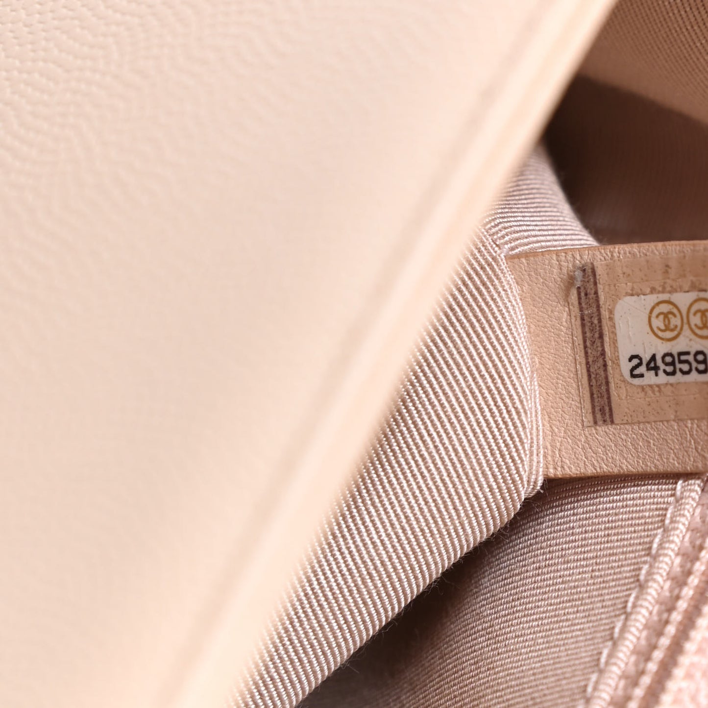 Caviar Chevron Quilted New Medium Boy Flap Light Beige