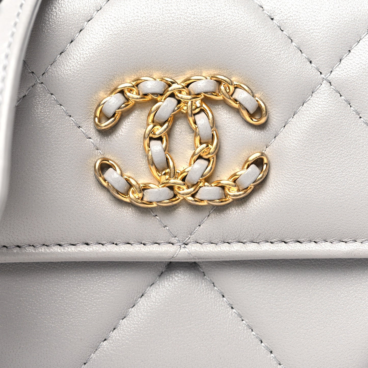 Lambskin Quilted Chanel 19 Flap Coin Purse With Chain Grey