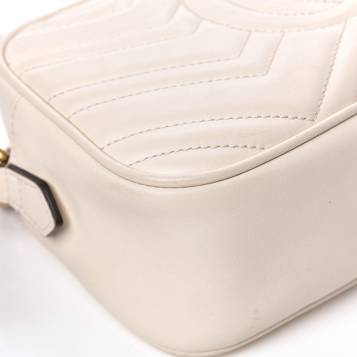 Calfskin Matelasse Small GG Marmont Chain Shoulder Bag White