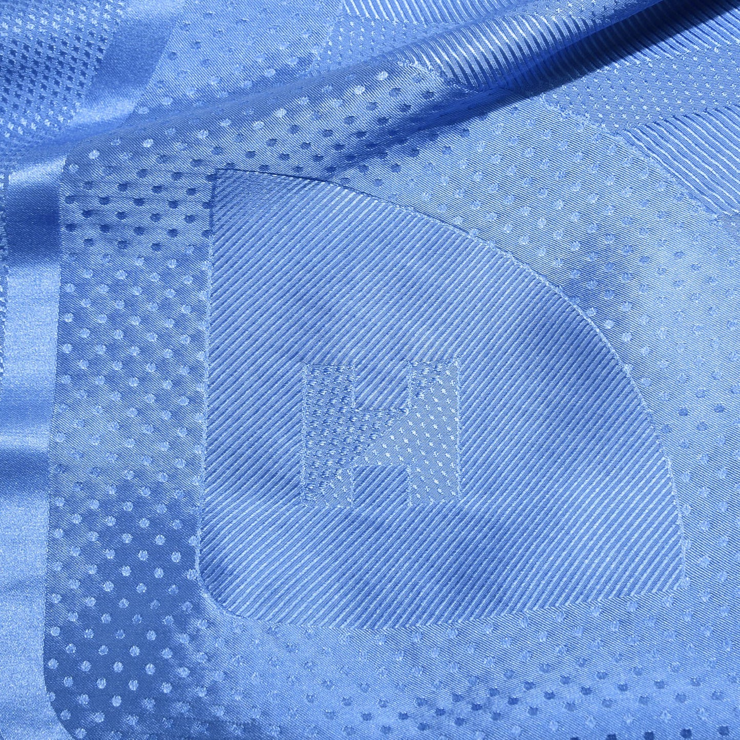 Silk Foulard Brides De Gala Giant Scarf 135