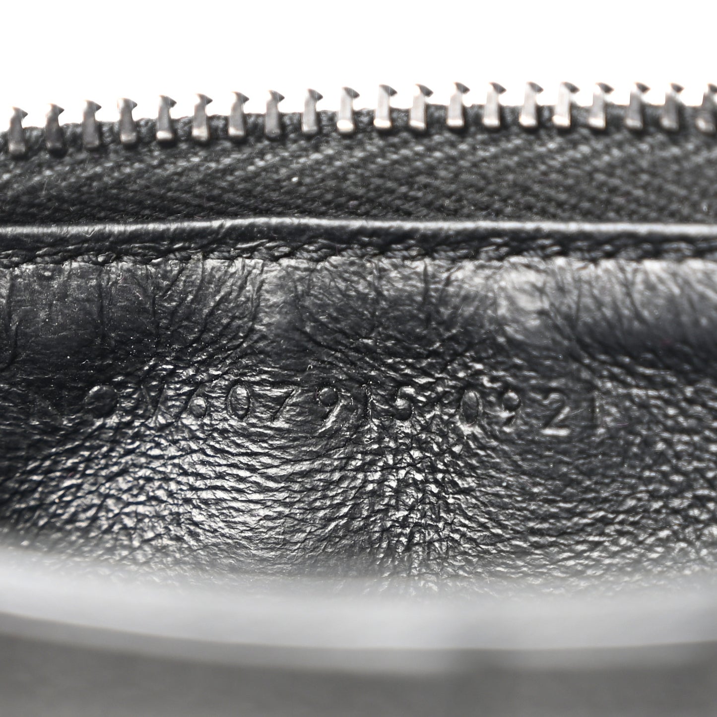 SAINT LAURENT Grain De Poudre Matelasse Chevron Monogram Fragments Zippered Card Case Black
