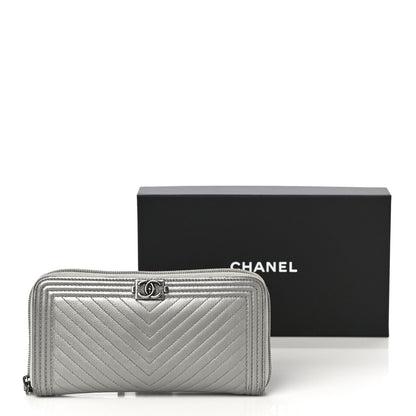 Chanel Metallic Caviar Chevron Quilted Boy Small Zip Around Wallet Silver 17 of 17