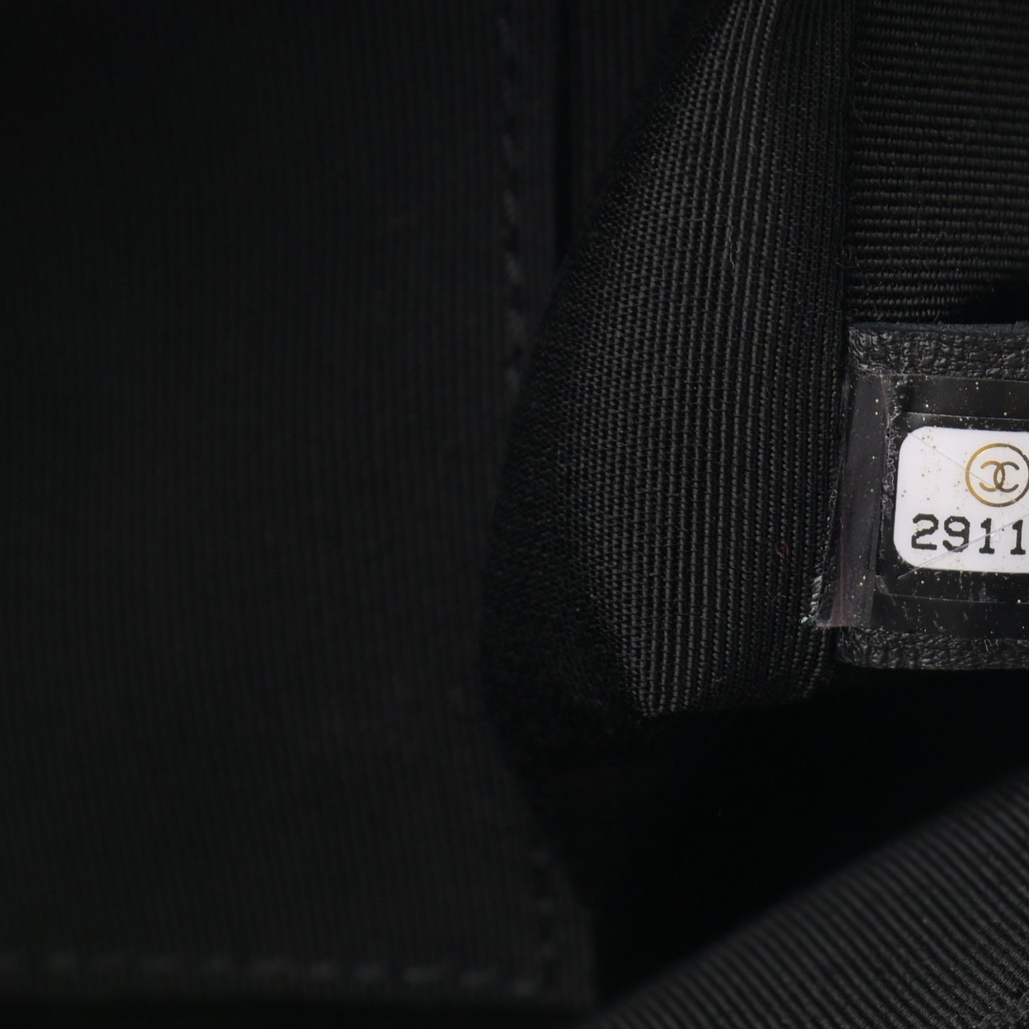 Caviar Quilted New Medium Boy Flap Black