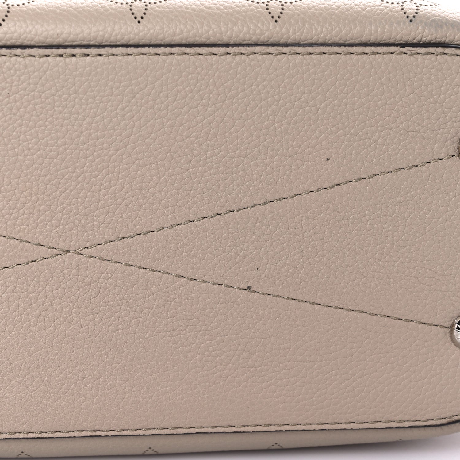 Louis Vuitton Mahina Girolata 13 of 17