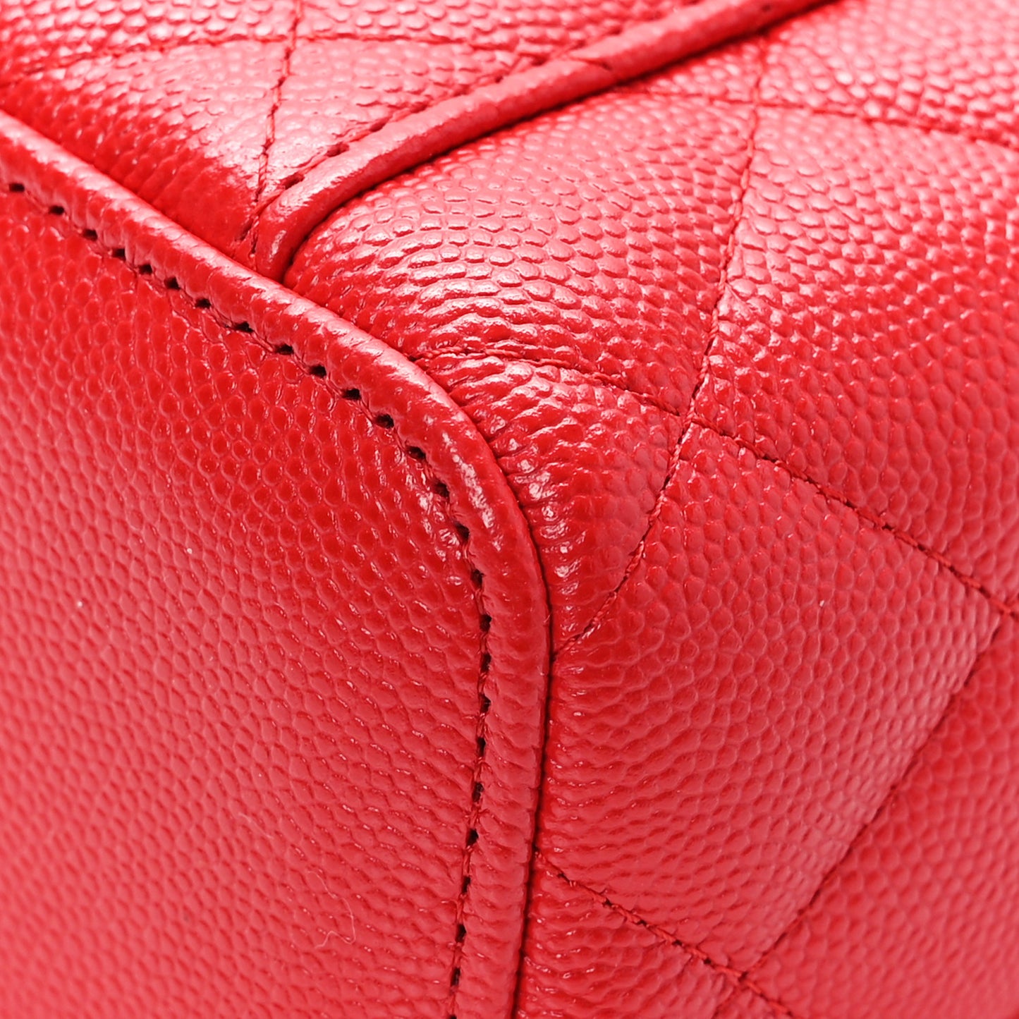 Caviar Quilted Mini Vanity Case With Chain Red